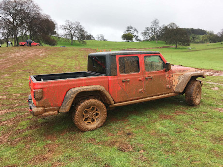 Premier essai : Jeep Gladiator 2020 Body Image
