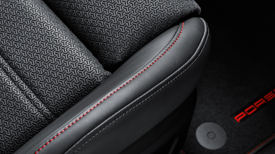 PORSCHE-PANAMERA-GTS-2024 (16).jpg