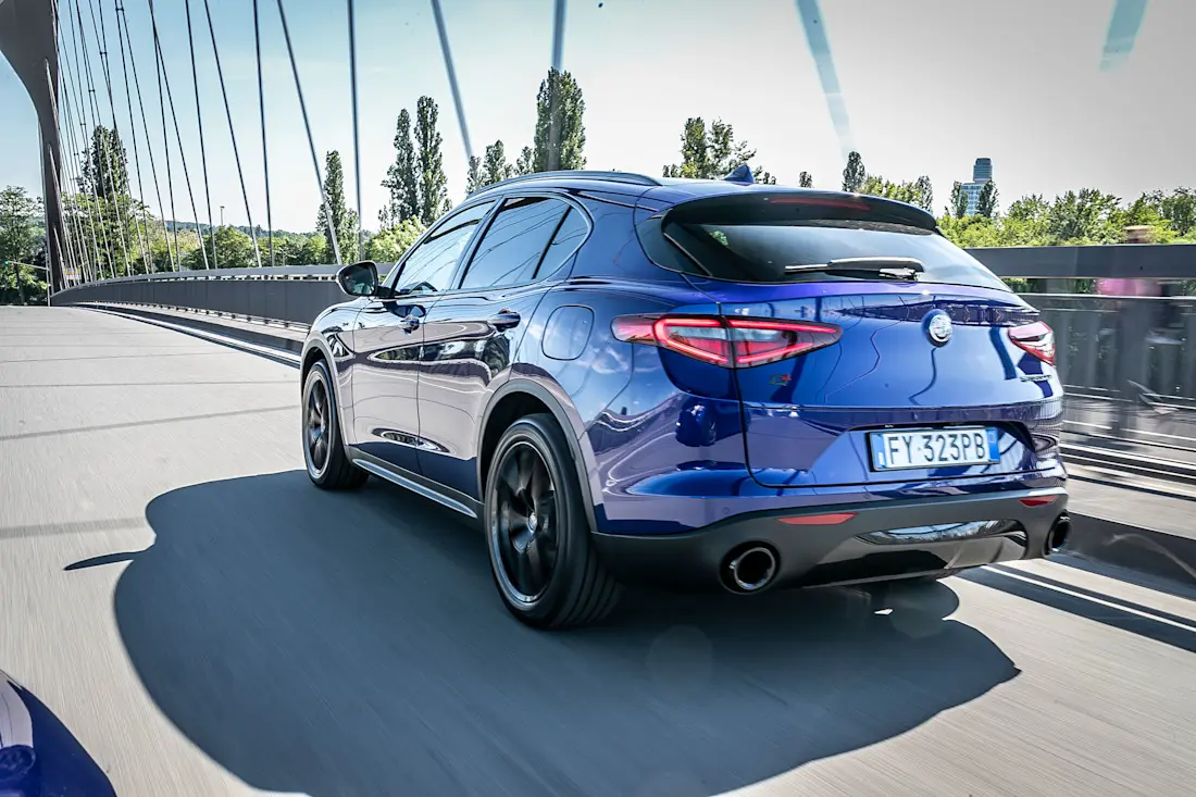 Alfa-Romeo-Stelvio-2022-Rear Alfa-Romeo-Stelvio-2022-Rear