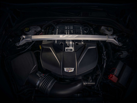 Editorial 2025 ct5 v blackwing 6 2l supercharged v 8
