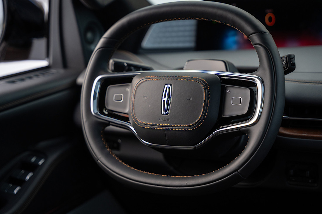 2026 Lincoln Navigator - TD - JW - 260413 - 34.jpg