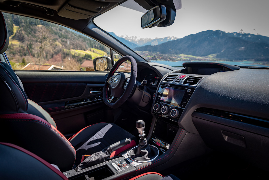 Subaru-WRX-STi-2018-Final-Edition-Interieur
