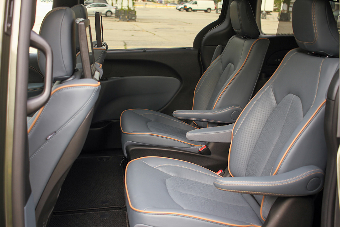 2027 Chrysler PAcifica - TD - CT - 261005 - 8.jpg