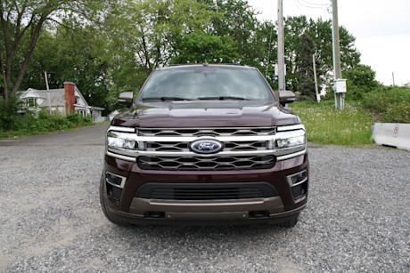 Ford Expedition King Ranch 2024 : essai routier Body Image