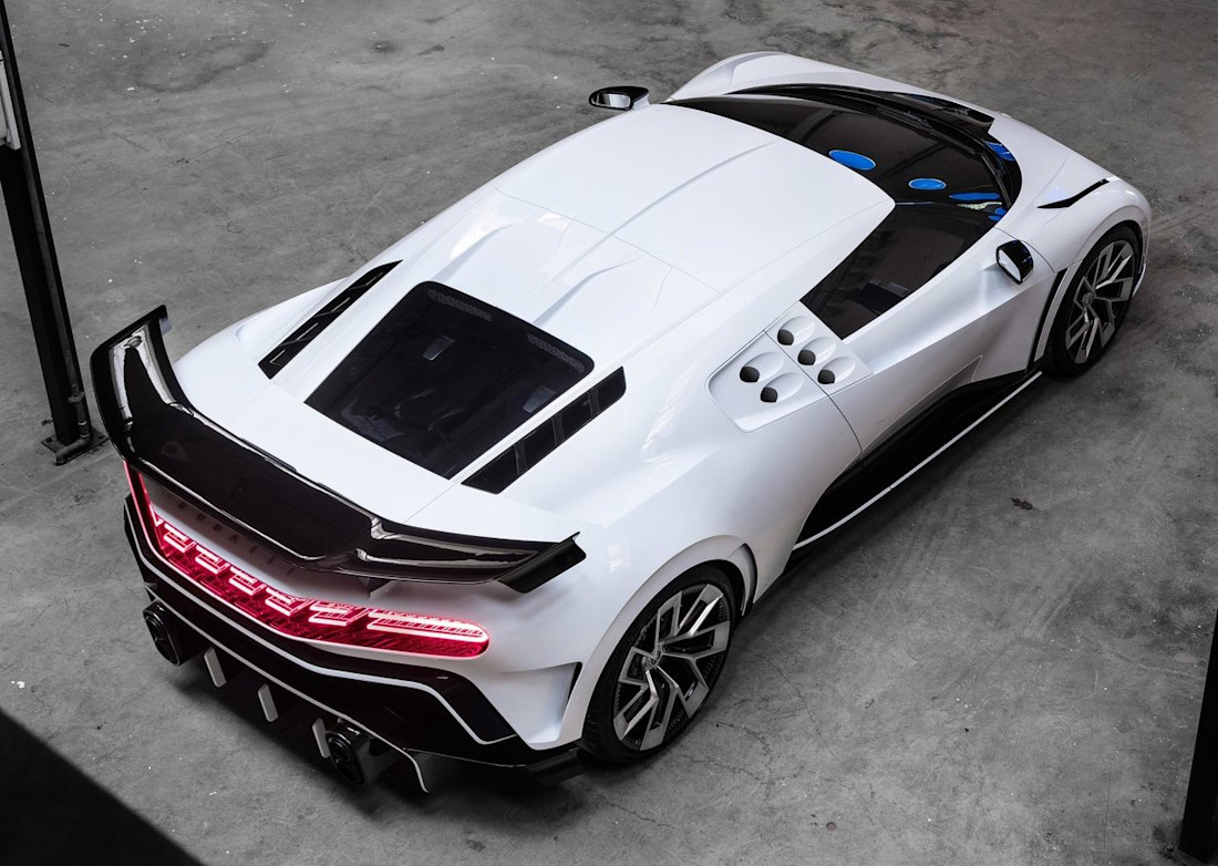 Bugatti-Centodieci-2020-1280-0c.jpg