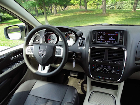 Editorial 2018 dodge grand caravan crew plus 12 jb