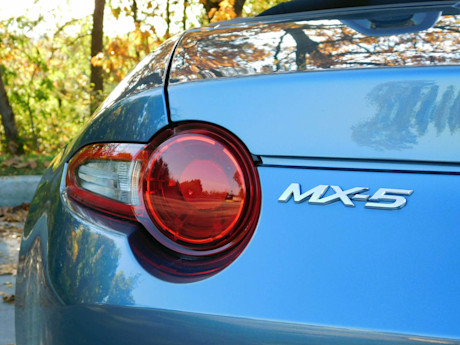 Editorial 2016 mazda mx 5 gt sh 19