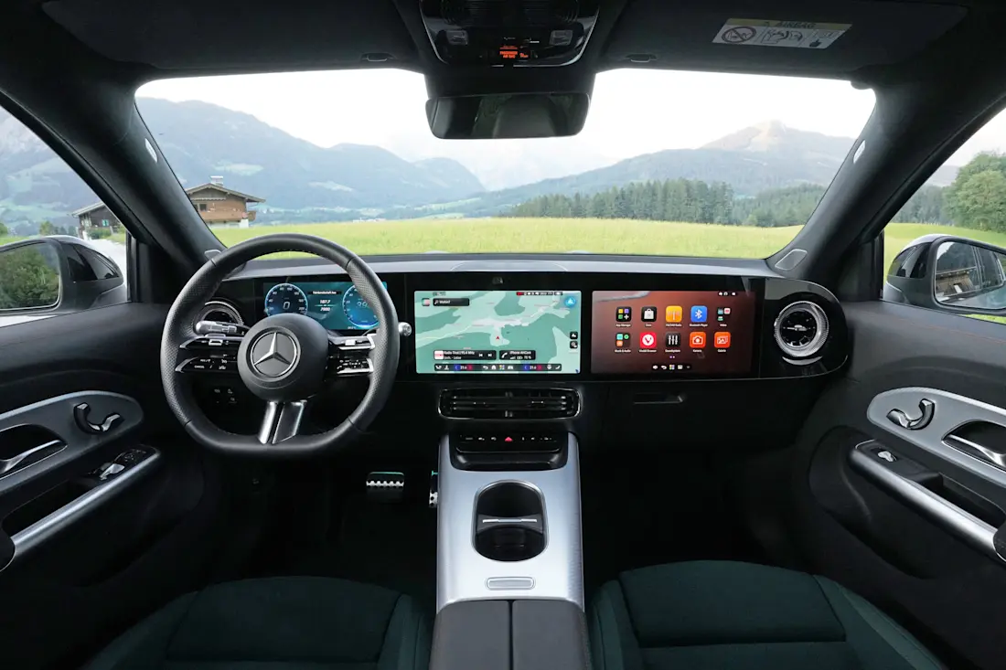 6 mercedes-benz-glb-250+-eq-2026-cockpit