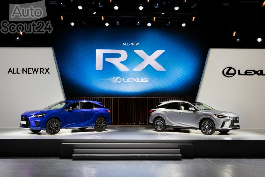 RX 450h+ Sonic Silver + RX500h Heat Saphire Blue Combo shots 001(1).jpg