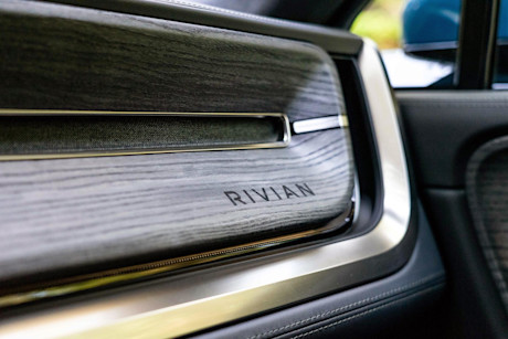 Editorial 2023 rivian r1t adventure 43 bm 230608