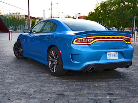 Editorial 2016 dodge charger srt 392 hemi jb 06