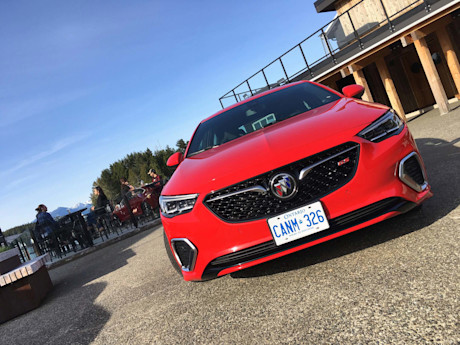 Editorial 2019 buick regal gs 01 sb