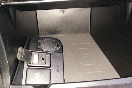 Editorial 2016 toyota camry hybrid jb 17