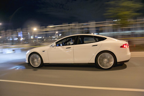 Editorial 2015 tesla model s p85d 06 rf