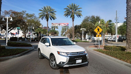 Editorial 03 jb 2016 mitsubishi outlander disney road trip