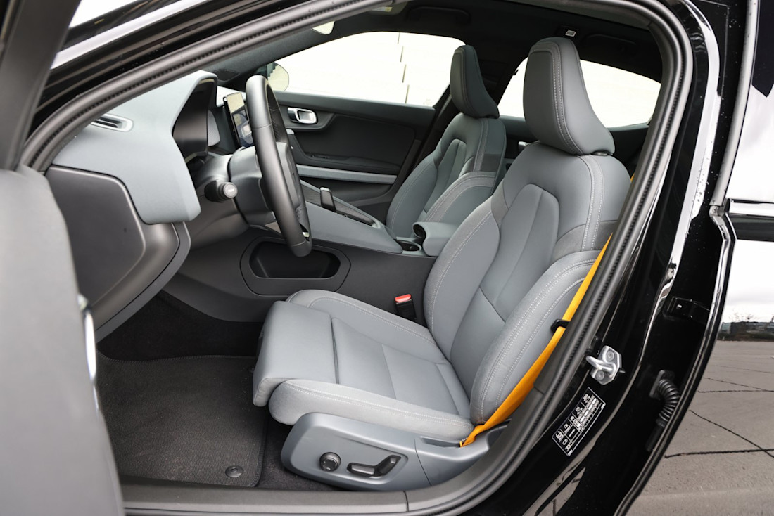 bmw-i4-polestar-2-2022-4.jpg