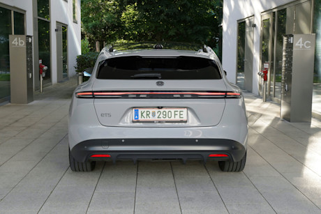 5 nio-et5-touring-2026-heck
