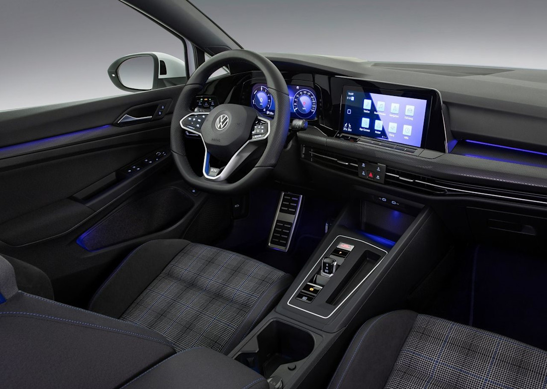 Volkswagen-Golf_GTE-2021-1280-07.jpg