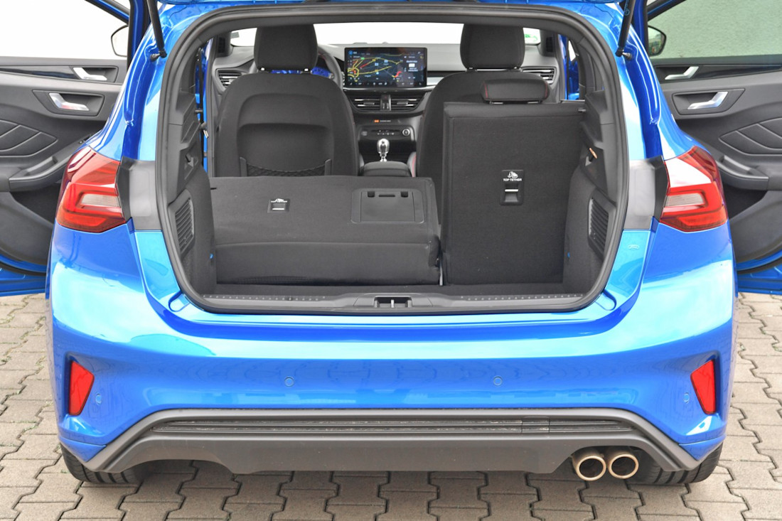 ford-focus-mazda-3-2022-10.jpg
