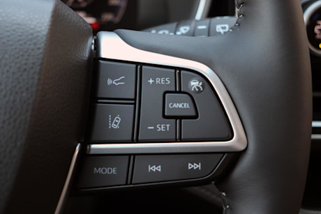 Editorial 2023 toyota highlander hybrid limited td 230721 28 jm