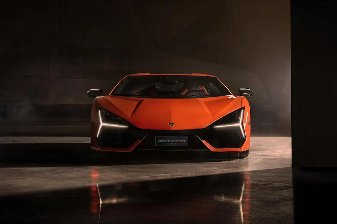 Lamborghini Revuelto (2023) statisch, frontaal Lamborghini Revuelto (2023) statisch, frontaal