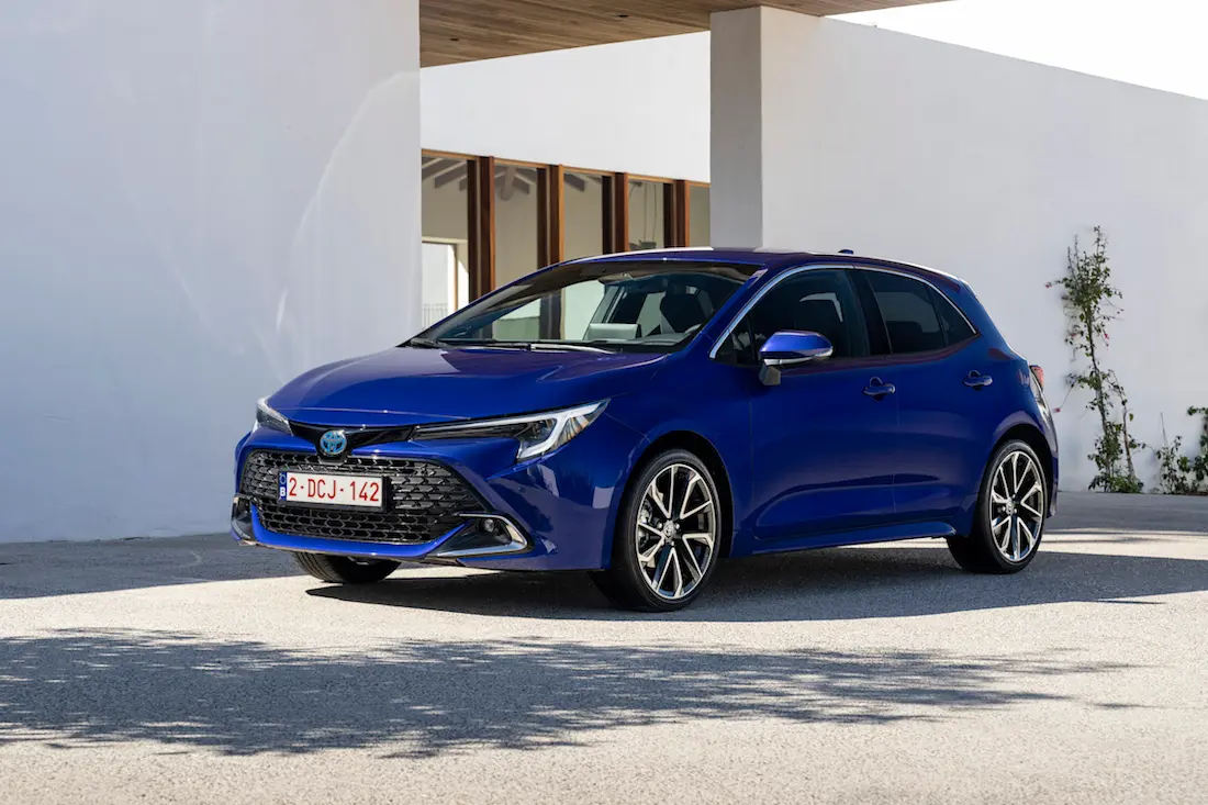 Toyota Corolla (2023) statisch, vooraanzicht Toyota Corolla (2023) statisch, vooraanzicht