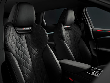 Editorial 2025 audi s6 e tron sportback audi preview 240717 pb 16