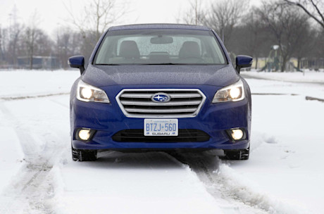 Editorial 2017 subaru legacy 25i touring 03 jw
