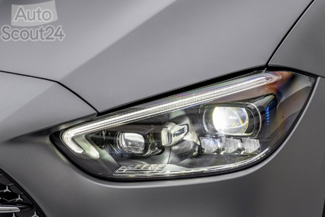 Mercedes-Benz-C-Class-2022-1280-31 (2).jpg