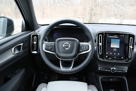 Volvo EX30 2025 vs Volvo EX40 2025 – Quel est le meilleur choix pour vous? Image