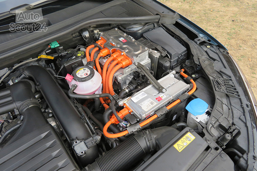 FT_15_audi_a3_sportback_motor_2.JPG