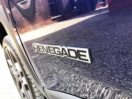 Editorial 2019 jeep renegade limited 4x4 11 jw