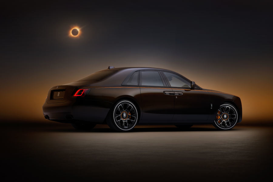 Rolls-Royce-black-Badge-Ghost-Ékleipsis (10).jpg