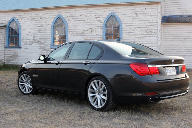 Editorial 2009 bmw 750i rp 004 8813