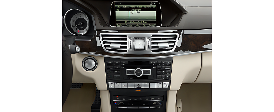 Mercedes-Benz E-Class 2015 28