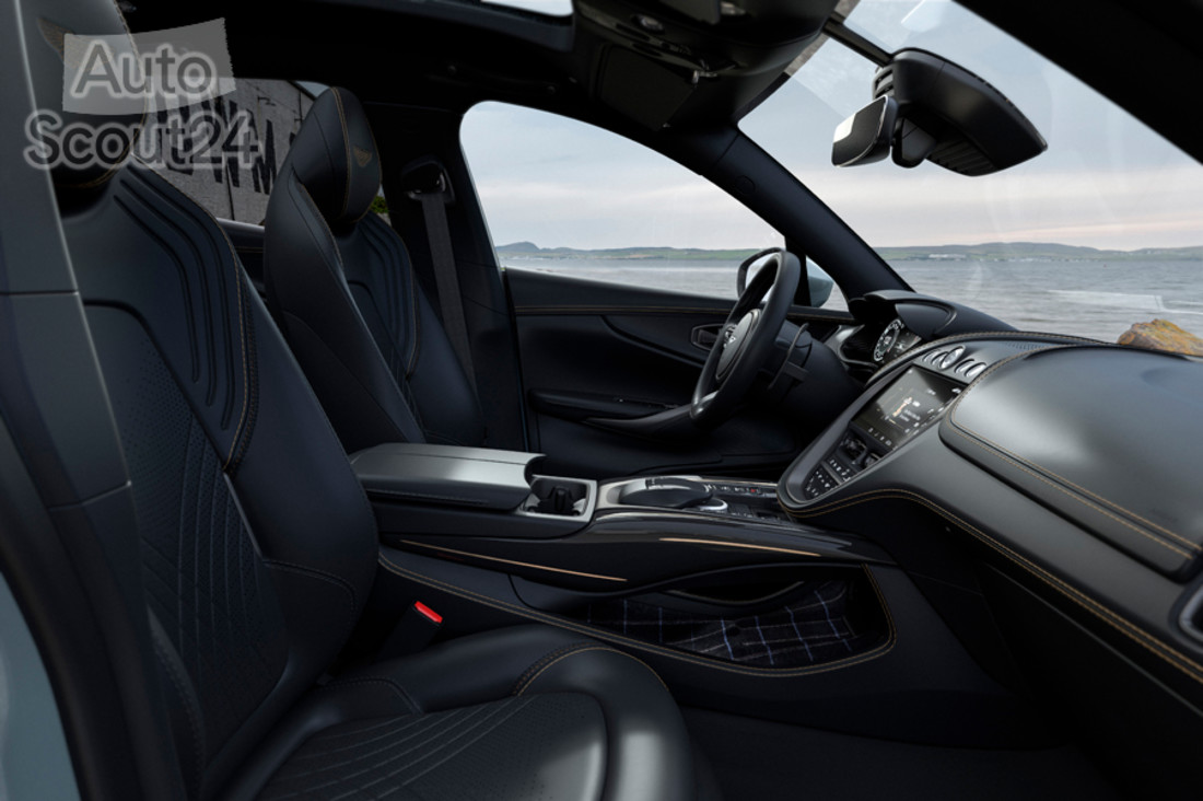 Q by Aston Martin DBX Bowmore Edition_3.jpg