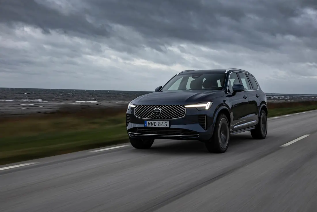 New Volvo XC90 B5 - dynamic 07