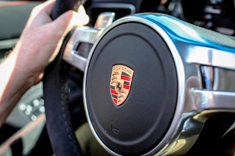 Editorial 2015 porsche 911 carrera4 cabriolet gts bm 21
