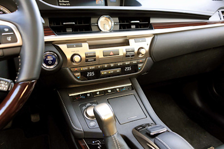Editorial 2017 lexus es 300h 16 ew