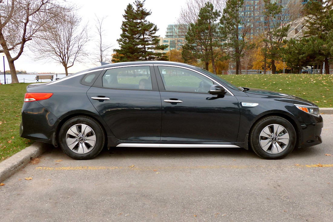 Editorial 2017 kia optima hybrid lx 04 jb