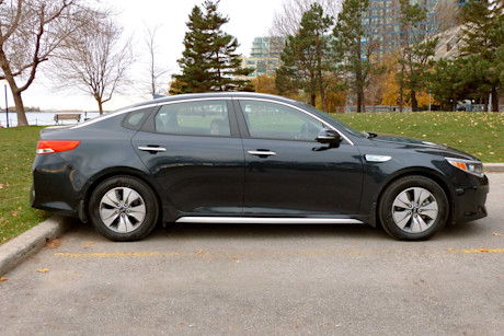 Editorial 2017 kia optima hybrid lx 04 jb