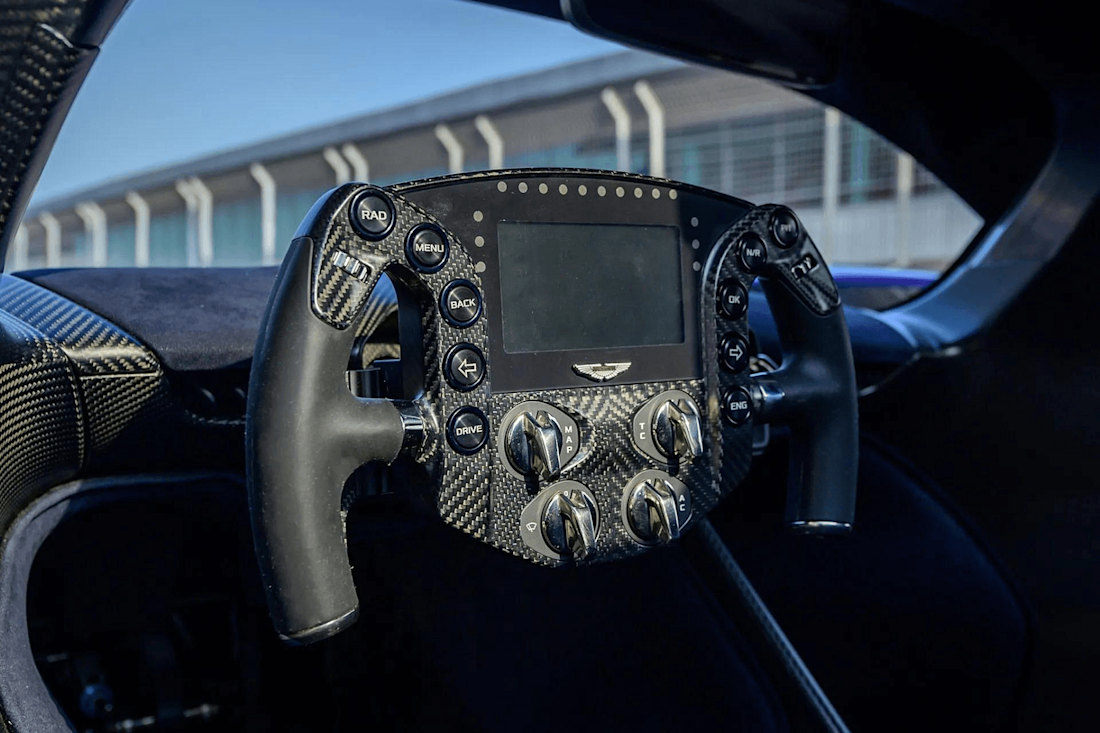 Aston-martin-Valkyrie-AMR-Pro (7).png