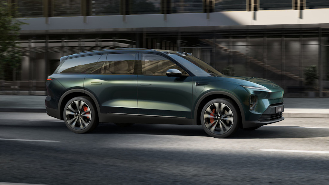 NIO EL8