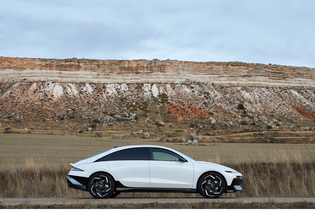 Lateral del Hyundai Ioniq 6 2025.jpg