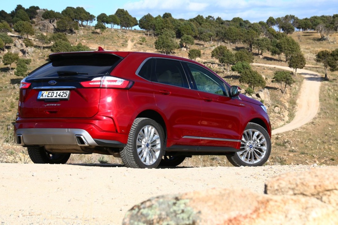 ford-edge-04.jpg