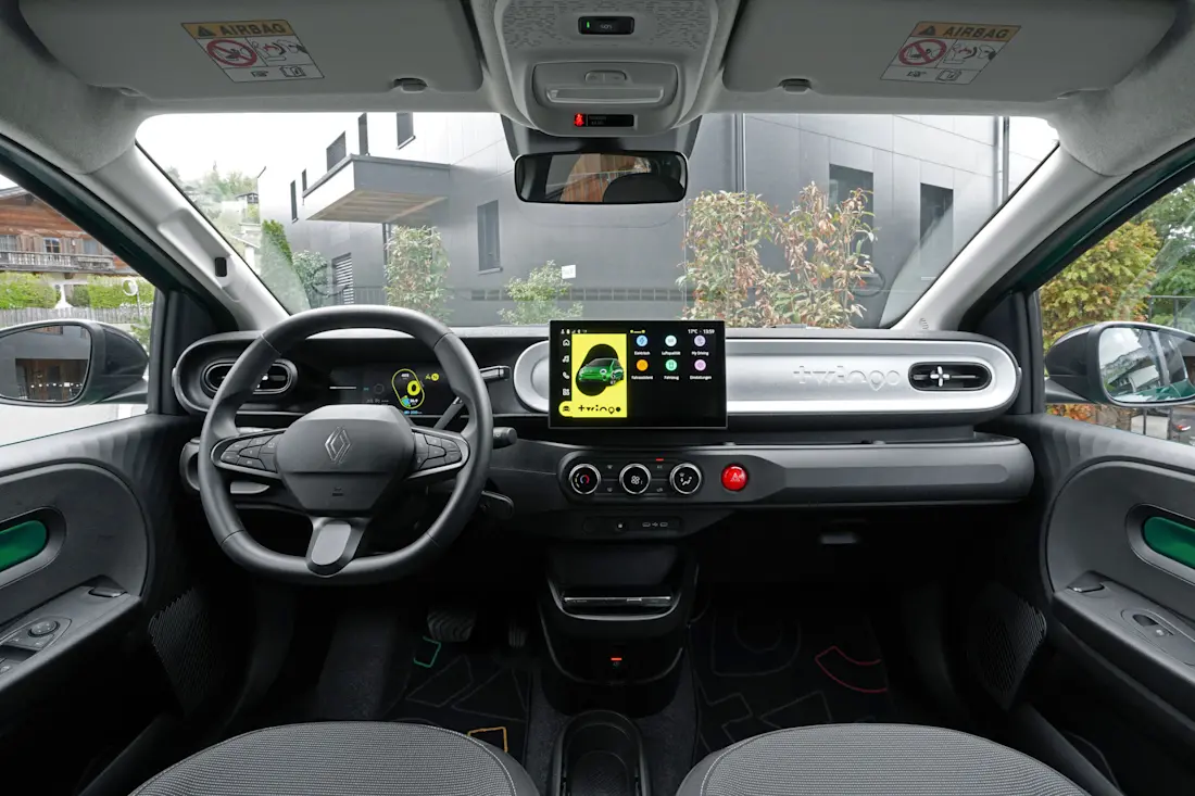 Renault-twingo-e-tech-electric-2026_Cockpit