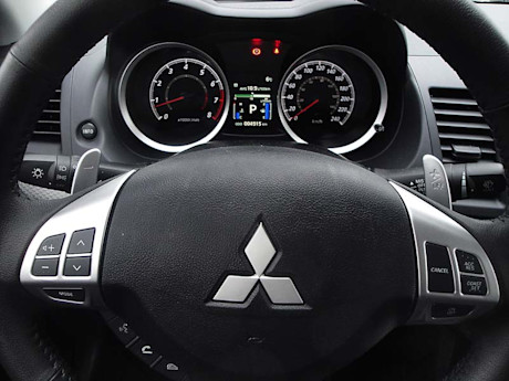Editorial 2013 mitsubishi lancer gt gw 24 6077