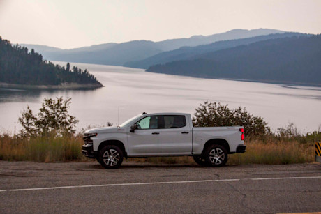 Editorial 2019 chevrolet silverado trail boss 02 lw