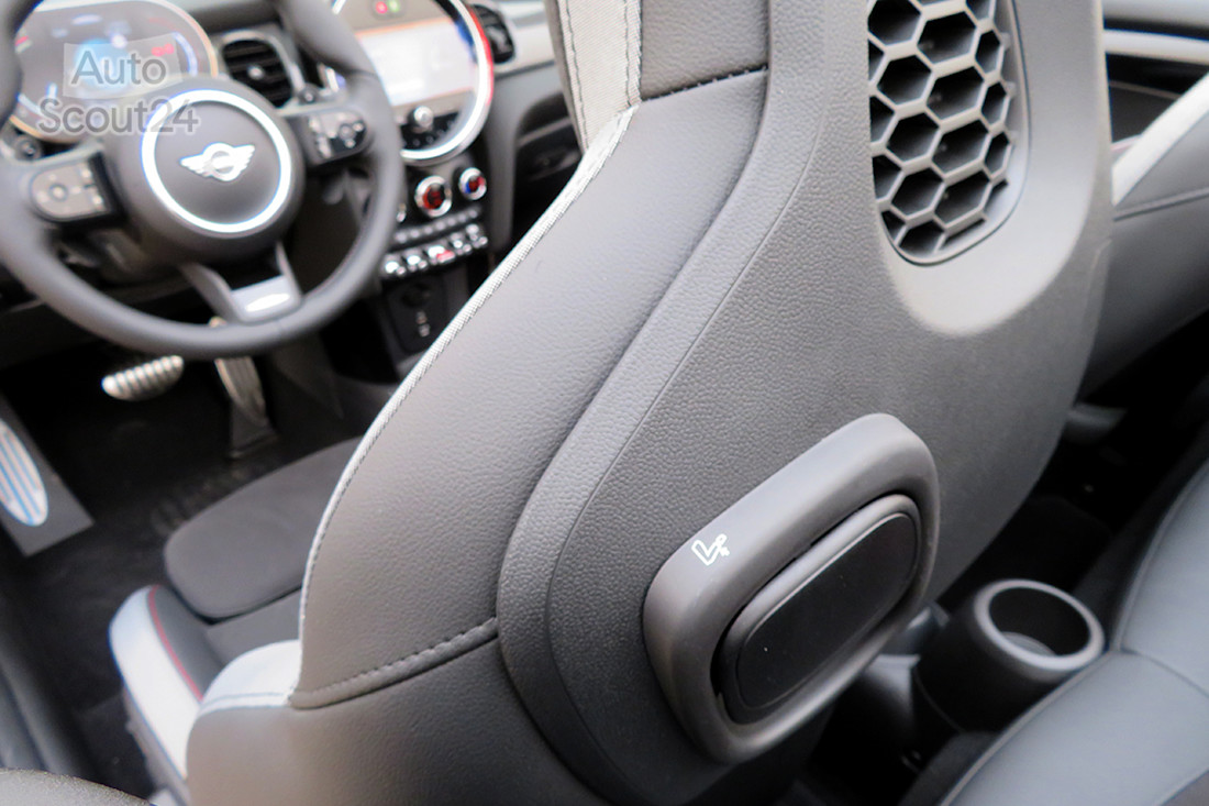 21_mini cabrio jcw_tirador asiento.JPG