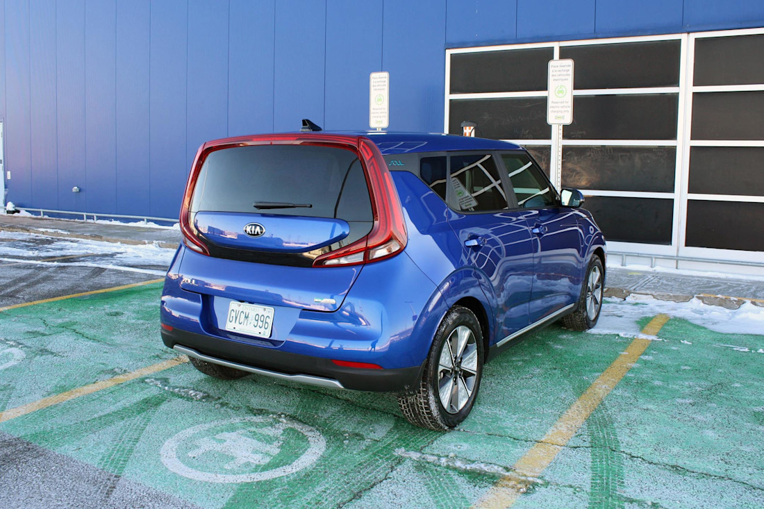 Editorial a03 2021 kia soul ev at public charger db